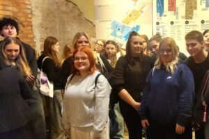 Relacja z wyjścia klasy 5TFC i 5TFD do Muzeum Powstania Warszawskiego